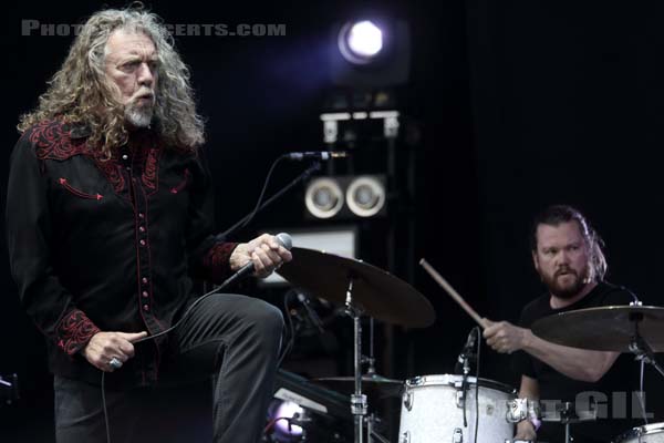 ROBERT PLANT AND THE SENSATIONAL SPACE SHIFTERS - 2016-07-02 - HEROUVILLE SAINT CLAIR - Chateau de Beauregard - Scene Beauregard - Robert Anthony Plant